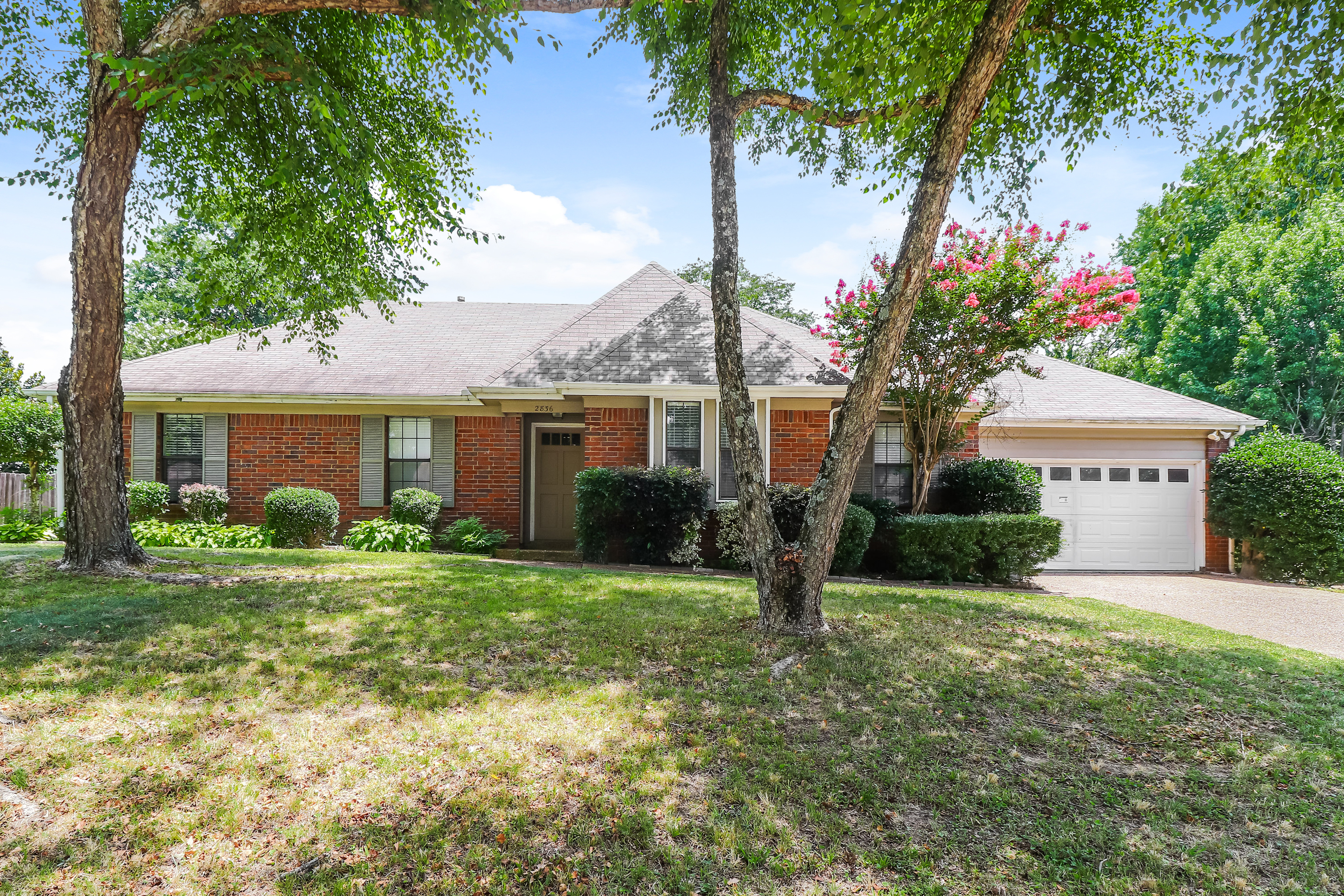 2836 Rockcreek Pkwy Cordova, TN 38016